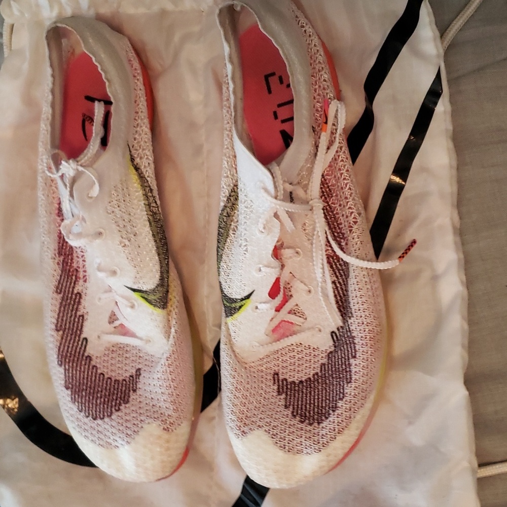 Nike dragonflies